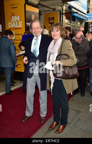 London, UK, 28. Mai 2015: Ronald Pickup kommt nachts Presse nur Jim Dale im Varieté-Theater, Strand, London. Foto: Credit: siehe Li/Alamy Live News Stockfoto