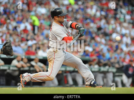 Arlington, Texas, USA. 28. Mai 2015. Boston Red Sox zweite base Dustin Pedroia #15 bei einem MLB-Spiel zwischen den Boston Red Sox und die Texas Rangers im Globe Life Park in Arlington, TX Boston besiegt Texas 5-1 Credit: Cal Sport Media/Alamy Live News Stockfoto