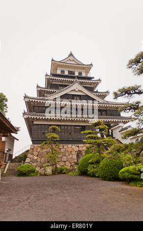 Nakatsu Burg auf der Insel Kyushu, Japan. Errichtet im Jahre 1588, rekonstruiert im Jahr 1964, einer der drei großen Wasser Burgen Japans Stockfoto