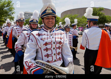 High School marching Band-Mitglied in Uniform - USA Stockfoto