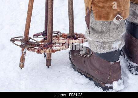 Alten Skiausrüstung. Stockfoto