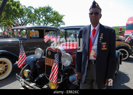 Pensionierte afro-amerikanische USMC Offizier am Memorial Day, 2015 - USA Stockfoto