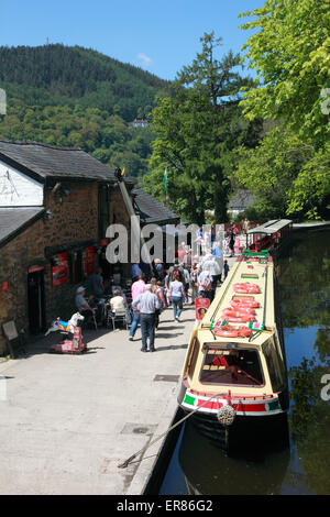 Thomas Telford Reise Boot vertäut am Kai am Llangollen Kanal in Llangollen, Nord-Wales Stockfoto