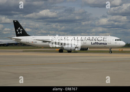 STAR ALLIANCE LUFTHANSA A321 Stockfoto