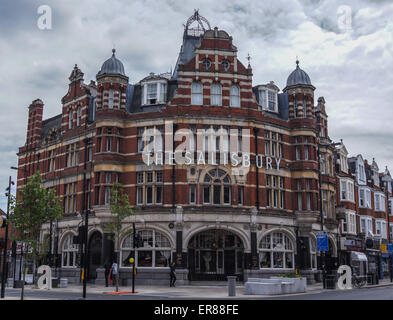 Salisbury Hotel, viktorianischen Pub von John Cathles Hill, 1899, Grand Parade, Harringay, London England Stockfoto