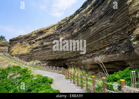 Sedimentgestein (pyroklastischen Ablagerung) bei Suwolbong, UNESCO Global Geopark, Insel Jeju, Korea. Stockfoto