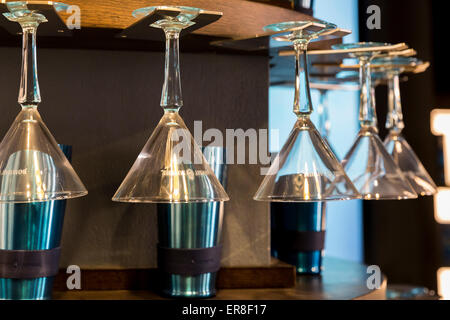 Gin Shop, Bombay Sapphire Brennerei Visitor Centre, Laverstoke, Hampshire, England, UK. Stockfoto