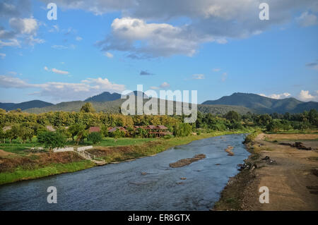 Flüsschen und ruhigen Wald in Pai Dorf Nord-Thailand Stockfoto