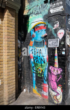 Street-Art des brasilianischen Künstlers "Cranio". Brick Lane, Shoreditch, East London, England. Stockfoto