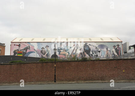 Grauen Himmel Ausblick Kartoffel Wharf, lange Wandbild des 19. Jahrhunderts Manchester Liverpool Eisenbahner, Gebäude am MOSI, Manchester Stockfoto