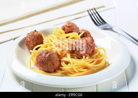 Pfanne gebraten Frikadellen mit spaghetti Stockfoto