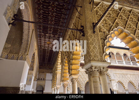 Decke Details des Hofes der Jungfrauen im Alcazar Palast Sevilla Andalusien Stockfoto