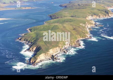 Luftaufnahme über Point Reyes, Tomales Punkt in Marin County, Kalifornien, in der Nähe von San Francisco, im Frühjahr. Stockfoto