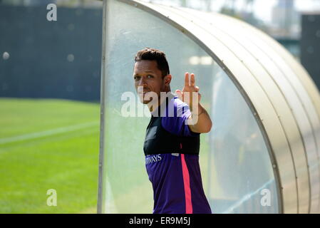 Barcelona, Spanien. 29. Mai 2015. ADRIANO CORREIA, Fußball-Spieler für den FC Barcelona, betritt Trainingsfeld für letzten Tag vor der Copa del Rey Spiel, Sportzentrum der Stadt. © Ron Levy/ZUMA Wire/ZUMAPRESS.com/Alamy Live-Nachrichten Stockfoto