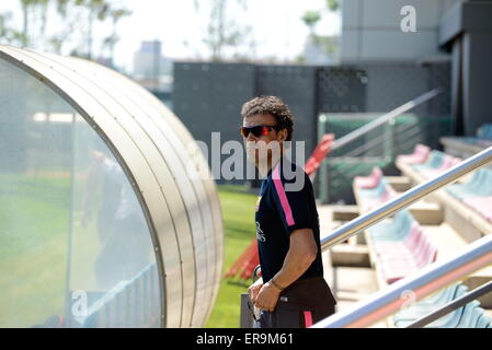 Barcelona, Spanien. 29. Mai 2015. LUIS ENRIQUE, Kopf Fußball-Trainer für den FC Barcelona, betritt Trainingsfeld für letzten Tag vor der Copa del Rey Spiel, City Sport-Center, © Ron Levy/ZUMA Wire/ZUMAPRESS.com/Alamy Live-Nachrichten Stockfoto