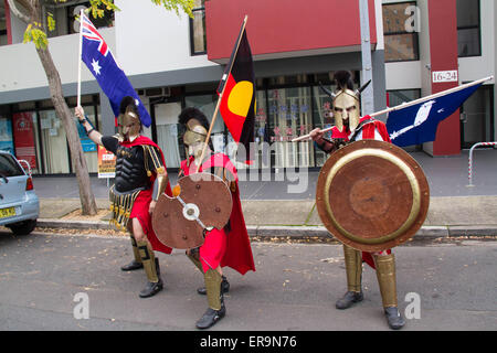 Sydney, Australien. 30. Mai 2015. Von der Partei für die Freiheit organisierte Protest fand vor dem chinesischen Konsulat in 39 Dunblane Street, Camperown. Vorsitzender Nick Folkes sprach über Probleme im Zusammenhang mit chinesischen Käufern australische Immobilienkauf für die Medien. Bildnachweis: Richard Milnes/Alamy Live-Nachrichten Stockfoto