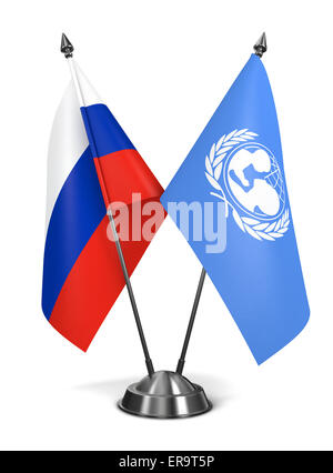 Russland und UNICEF - Miniatur-Flags, Isolated on White Background. Stockfoto