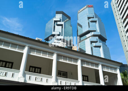 dh Hong Kong Park CENTRAL HONG KONG alte koloniale Gebäude und neue Lippo centre Gebäude Stockfoto