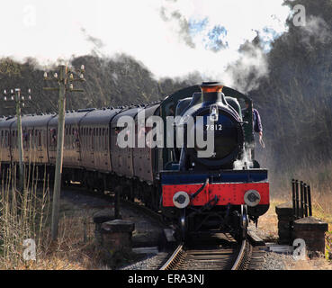 Erlestoke Manor dampft in Highley Station auf der Severn Valley Railway, Shropshire, England, Europa Stockfoto