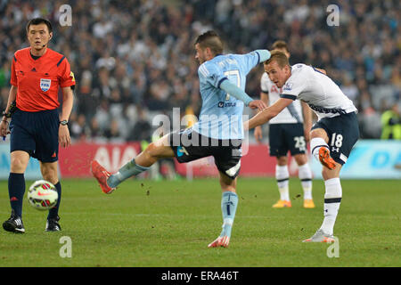 Sydney, Australien. 30. Mai 2015. Tottenham Hotspurs Nachsaison Tour Fußball freundlich. Sydney FC gegen Tottenham Hotspur FC. Sporen vorwärts Harry Kane bekommt einen Schuss auf das Tor. Spurs gewann das Spiel mit 1: 0. Bildnachweis: Aktion Plus Sport/Alamy Live-Nachrichten Stockfoto