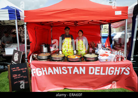 Brighton, UK. 30. Mai 2015.  Ein Stall, Verkauf von Lebensmitteln aus Afghanistan zur Brighton und Hove Food and Drink Festival hielt an diesem Wochenende auf dem Meer Rasen Stockfoto