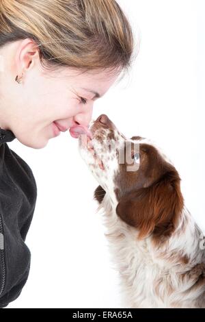 Frau und Mischling Stockfoto