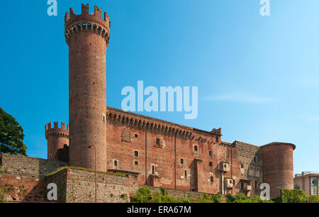 Italien Piemont Canavese Via Francigena Ivrea Schloss des XIV. Jahrhunderts; auch bekannt als das Schloss von den roten Türmen Stockfoto