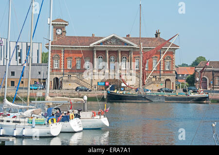 Ipswich, Suffolk, East Anglia, England, direkt am Wasser, altes Zollhaus, Marina, Wet Dock; Stockfoto