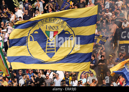 Verona, Italien. 30. Mai 2015. Hellas Verona Fans während der italienischen Serie A Fußball Spiel zwischen Verona und Juventus FC am Samstag, 30. Mai 2015 Bentegodi Stadium. Bildnachweis: Andrea Spinelli/Alamy Live-Nachrichten Stockfoto