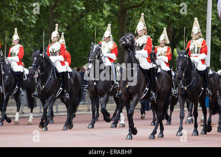 Leben Wachen household Cavalry für Trooping die Farbe The Mall London UK. Stockfoto