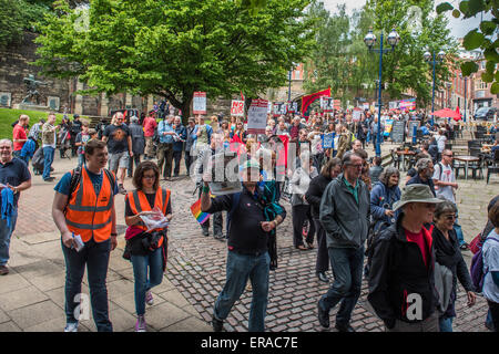 Nottingham, UK. 30. Mai 2015. Protestmarsch gegen Sparpolitik Nottingham, UK, Samstag, 30. Mai 2015 Credit: Guy Berresford/Alamy Live News Stockfoto