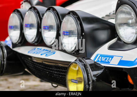 LEDs auf der Vorderseite einer Rallye vorbereitet Lancia Stratos. Stockfoto