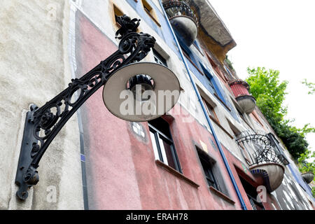 Das Hundertwasserhaus ist ein Appartement-Haus in Wien, Österreich, gebaut nach der Idee und Konzept des österreichischen Künstlers Friedensreic Stockfoto