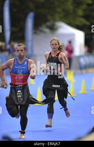 London, UK. 30. Mai 2015. Clare Cunningham (GBR) in die Wechselzone laufen, während der Frauen PT4 Paratriathlon beim Vitality World Triathlon, London. Cunningham gewann Bronze mit einer Zeit von 01:14:08. Bildnachweis: Michael Preston/Alamy Live-Nachrichten Stockfoto