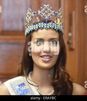 Miss World Wettbewerbe aus 120 Ländern besuchen einen Fototermin im Marriot Hotel und mit Blick auf Westminster Featuring: der amtierende Miss World Megan Young wo: London, Vereinigtes Königreich bei: Kredit-25. November 2014: Euan Cherry/WENN.com Stockfoto