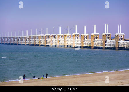 Europa, Niederlande, Zeeland, Deltaproject, die Oosterschelde-Damm zwischen Noord-Beveland und Schouwen-Duiveland, Flodd Barriere. Stockfoto