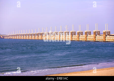 Europa, Niederlande, Zeeland, Deltaproject, die Oosterschelde-Damm zwischen Noord-Beveland und Schouwen-Duiveland, Flodd Barriere. Stockfoto