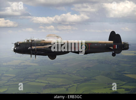Ein speziell angepasstes "Dambuster" Lancaster-Bomber, Typ 464 (Provisioning), ED825/G, codiert AJ-T, wie von Joe McCarthy geflogen. Stockfoto