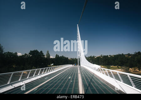 Die Sonnenuhr-Brücke in Redding, Kalifornien. Stockfoto