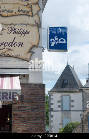 Typisch französischen Boulangerie Patisserie am Hafen d'Envaux Charente Maritime, Frankreich Stockfoto