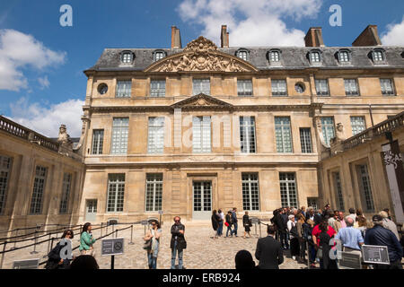 Außen vor der Fassade des Musée National Picasso Paris Museum / Musée. Paris, Frankreich. Stockfoto