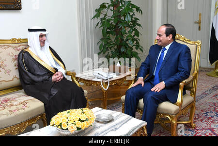 Kairo, Ägypten. 31. Mai 2015. Der ägyptische Präsident Abdel-Fattah el-Sissi trifft sich mit dem neuen saudischen Außenminister Adel al-Jubair, in Kairo am 31. Mai 2015 © Ägyptische Präsidentschaft/APA Bilder/ZUMA Draht/Alamy Live News Stockfoto