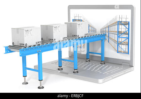 Industrielle Förderband mit Karton Boxen an Laptop-Bildschirm angeschlossen. Lager-Regale. Stockfoto