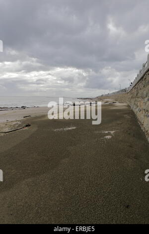 Strand in Seapoint an einem bewölkten Tag, Atlantic Seaboard, Cape Town Stockfoto