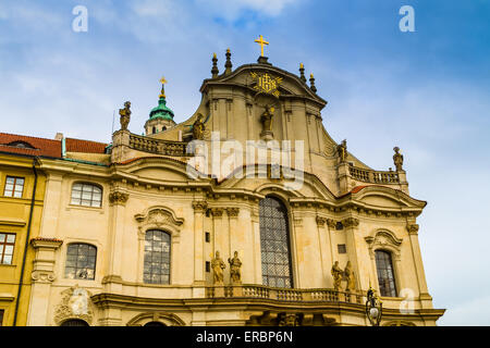 Heiligen Nikolaus-Kirche im Stadtteil Mala Strana in Prag in Mitteleuropa Stockfoto