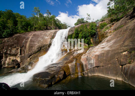 Beautiful Murray Falls am Stadtrand von Tully, weit im Norden Queensland, Australien. Stockfoto