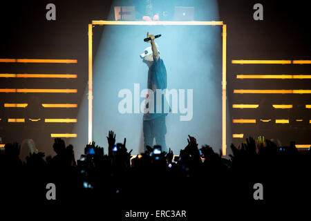 Deutscher Rapper Cro die live in der TUI Arena als Teil seiner Mello Tour 2015 Featuring: Cro, Carlo Waibel Where: Hannover, Deutschland bei: 26. November 2014 Credit: WENN.com Stockfoto