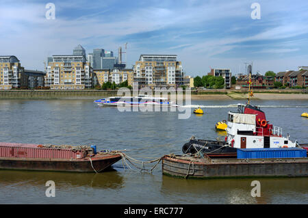 Flussschifffahrt, Greenwich Themse-Ufer, London, Vereinigtes Königreich Stockfoto