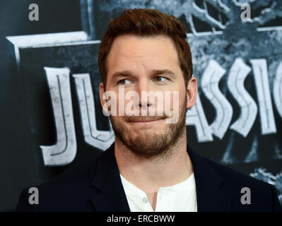 Berlin, Deutschland. 1. Juni 2015. US-Schauspieler Chris Pratt stellt bei einem Fototermin für den Film "Jurassic World" in Berlin, Deutschland, 1. Juni 2015. Der Film wird in den deutschen Kinos ab 11. Juni 2015 sein. Foto: Britta Pedersen/Dpa/Alamy Live News Stockfoto