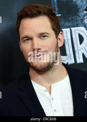 Berlin, Deutschland. 1. Juni 2015. US-Schauspieler Chris Pratt stellt bei einem Fototermin für den Film "Jurassic World" in Berlin, Deutschland, 1. Juni 2015. Der Film wird in den deutschen Kinos ab 11. Juni 2015 sein. Foto: Britta Pedersen/Dpa/Alamy Live News Stockfoto